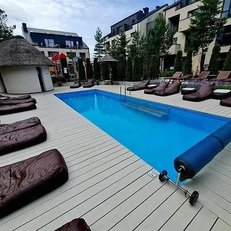 2 In Maluno Vilos In The First Floor With Heated Pool And Free Parking Palanga